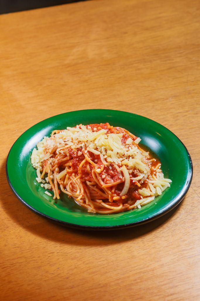 Kids Spaghetti ao Pomodoro c Parmesão